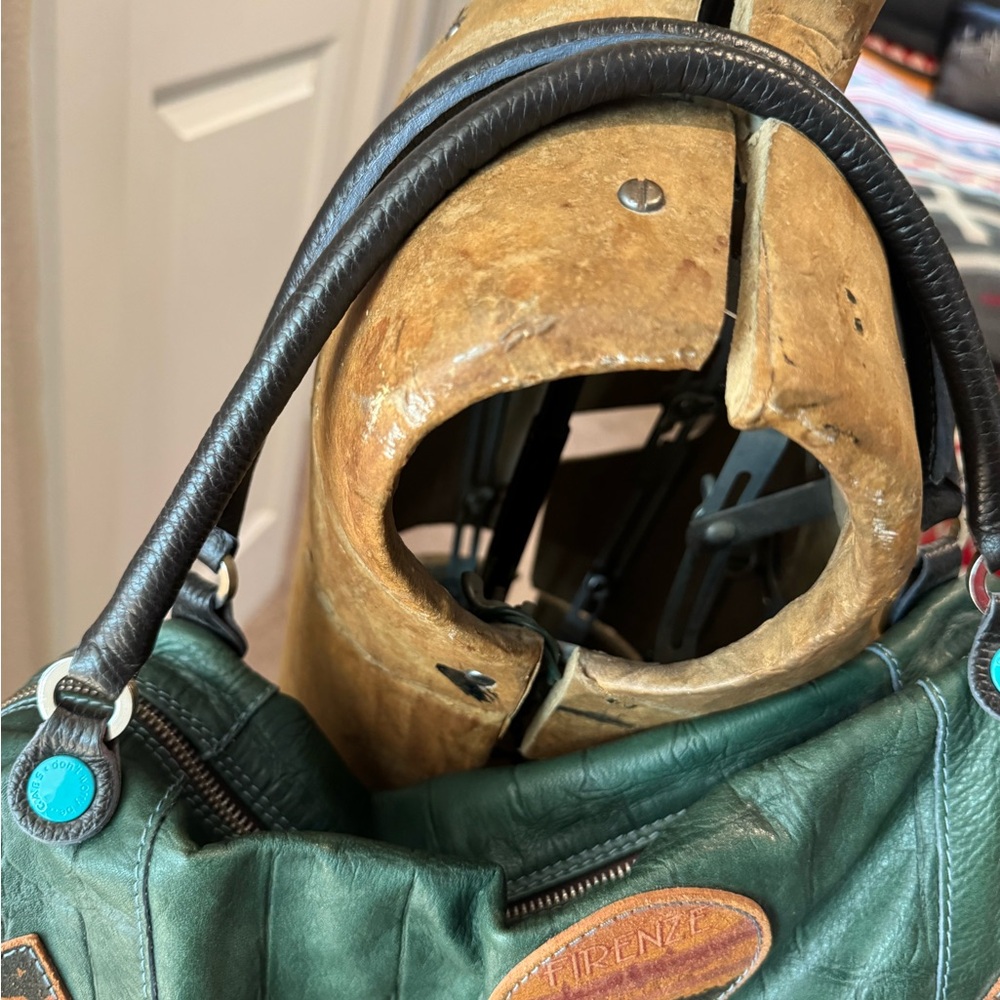 Gabs Forrest Green Italian Leather Shoulder Purse with Travel Luggage Patches. - Picture 2 of 10